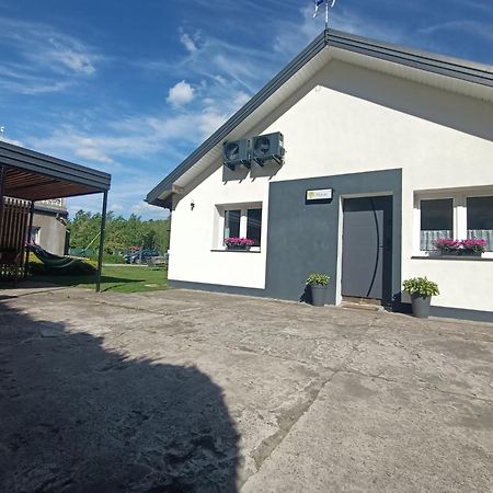 Letnia Oaza "Akacja" Apartment Sobienie Jeziory Ngoại thất bức ảnh