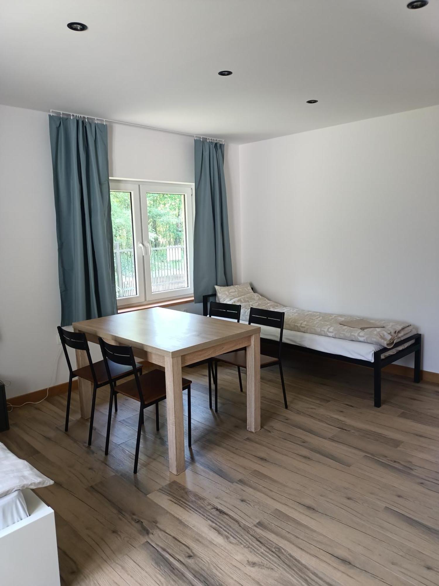 Letnia Oaza "Akacja" Apartment Sobienie Jeziory Ngoại thất bức ảnh