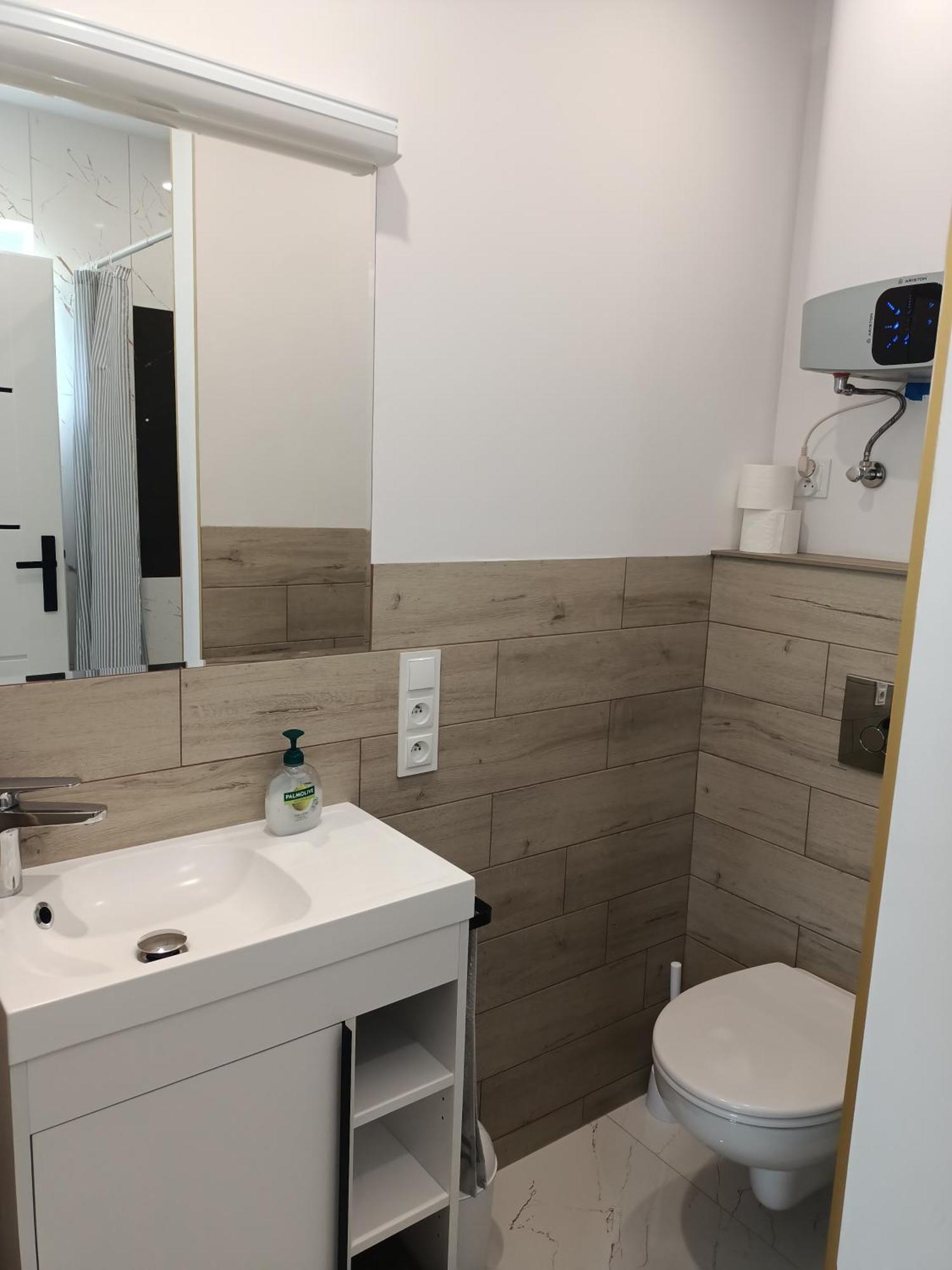 Letnia Oaza "Akacja" Apartment Sobienie Jeziory Ngoại thất bức ảnh