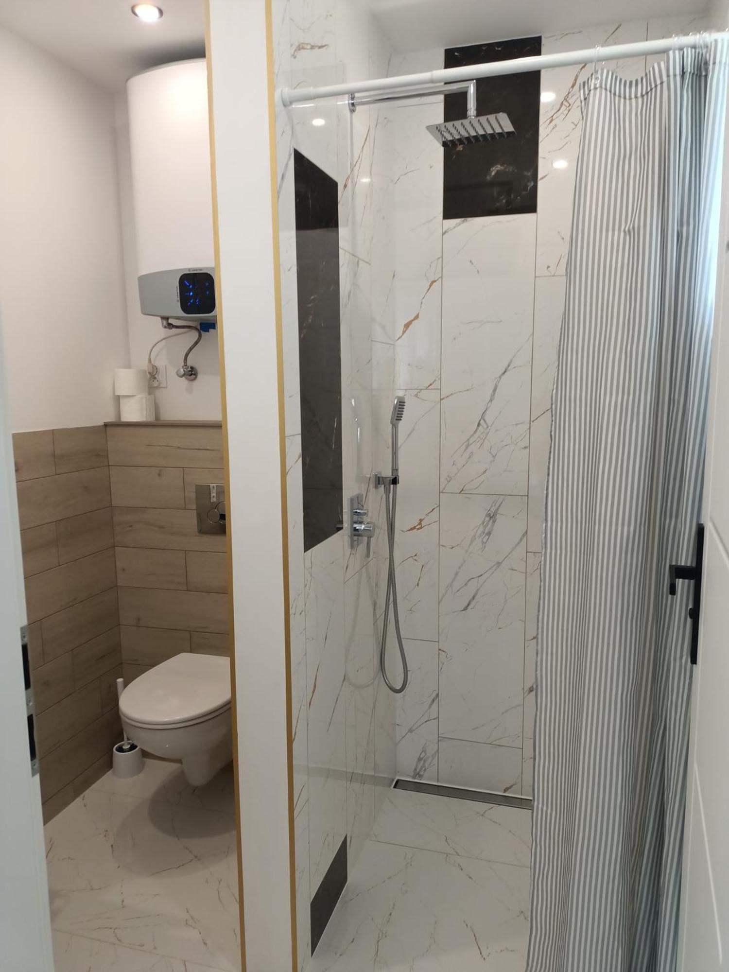 Letnia Oaza "Akacja" Apartment Sobienie Jeziory Ngoại thất bức ảnh