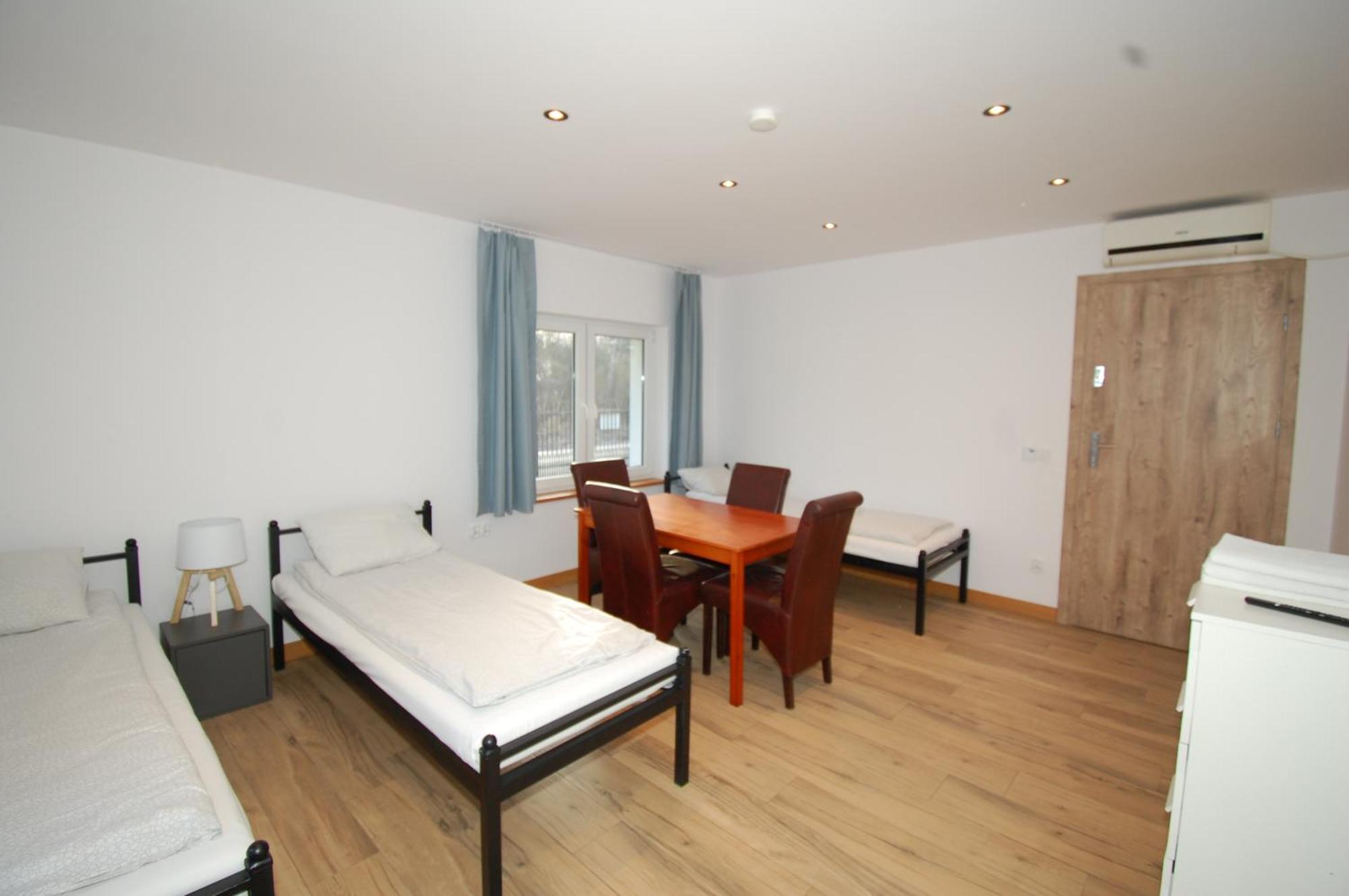 Letnia Oaza "Akacja" Apartment Sobienie Jeziory Ngoại thất bức ảnh